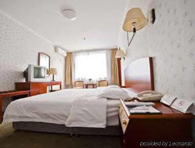 Super 8 Hotel Xian Da Yan Ta Exterior foto